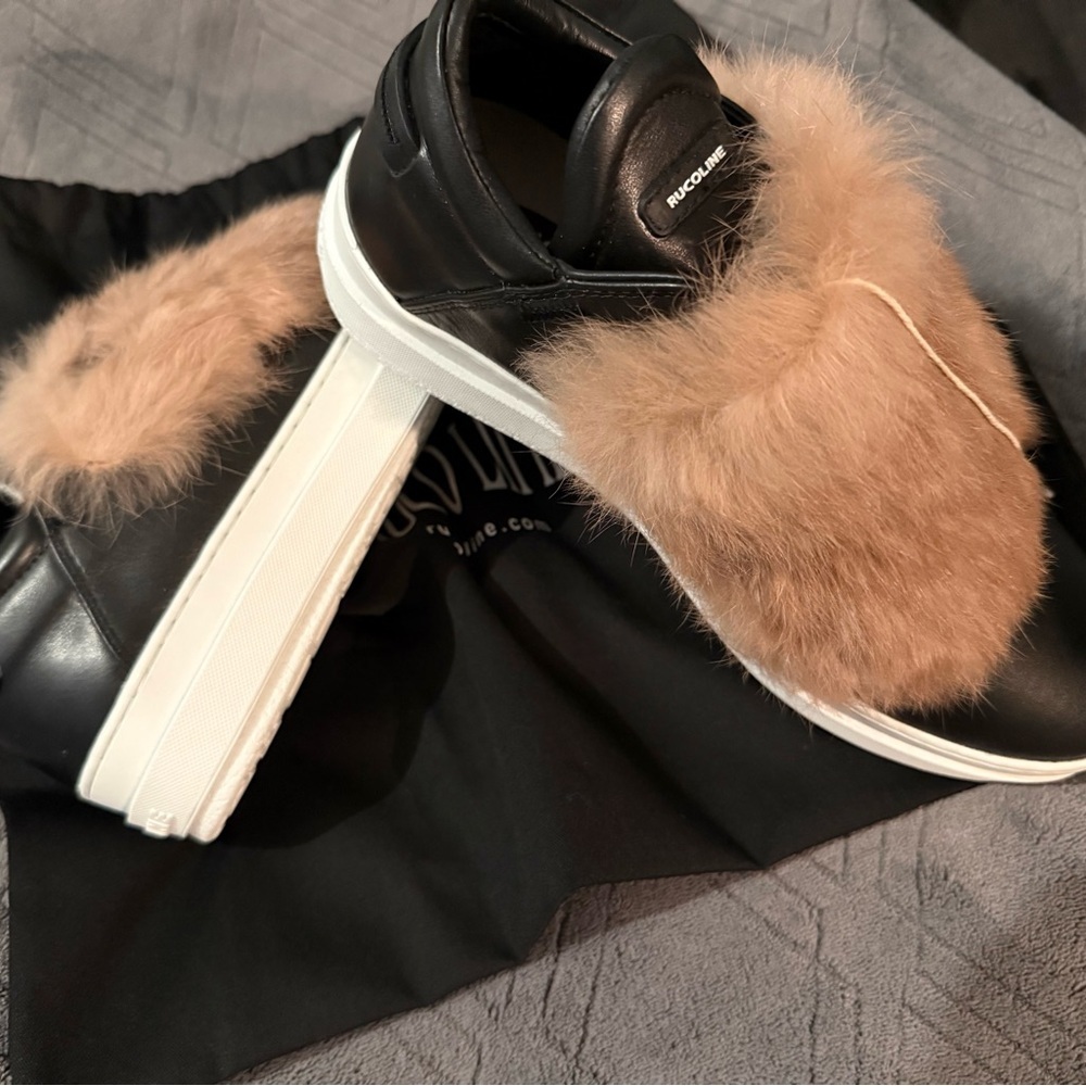 Women's Black and Tan Athletic Shoes - Picture 3 of 5
